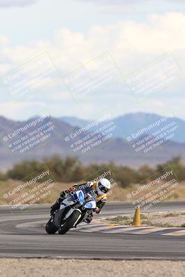 media/Nov-16-2025-Race Pace (Sun) [[8c5fa54630]]/Non Verified Riders (1st 20 Minutes)/5-Turn 15 (110pm)/